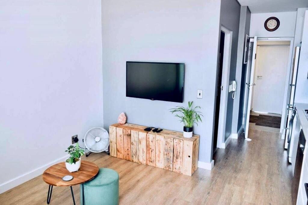 Stunning Studio Apartment In Cbd Cape Town Cidade Do Cabo Exterior foto